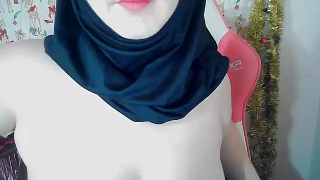 Snapshot of PinkPudding chatting on December 2024 02:11:01 PM PinkPudding online show from December 2024 02:11:01 PM