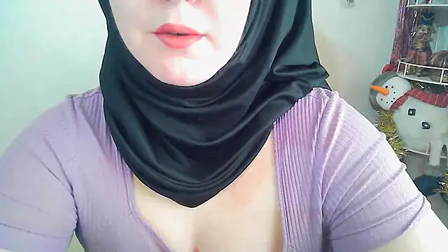 Snapshot of PinkPudding chatting on December 2024 02:33:02 PM PinkPudding online show from December 2024 02:33:02 PM