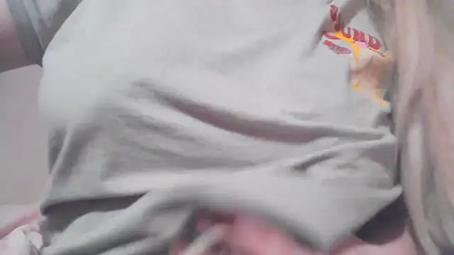 Snapshot of PinkPudding chatting on October 2025 11:00:01 AM PinkPudding online show from October 2025 11:00:01 AM