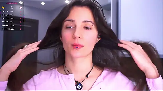 Holla Molly online show from February 2026 06:44:02 AM