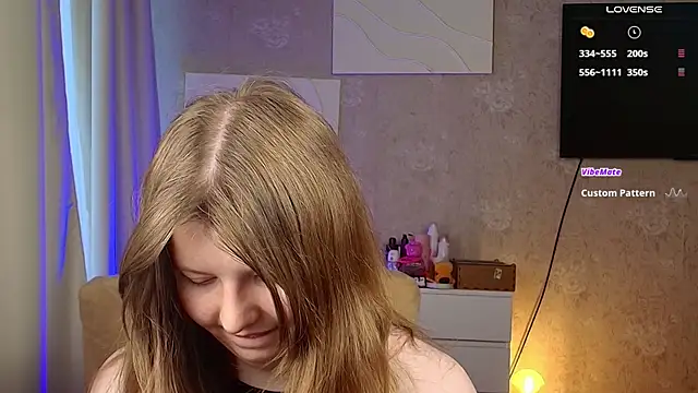 Snapshot of Vivian_cutie chatting on April 2026 03:36:02 PM Vivian cutie online show from April 2026 03:36:02 PM
