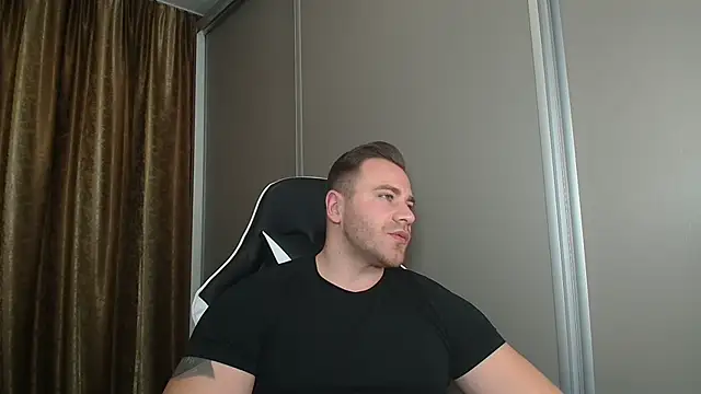 Thori92 online show from December 2025 07:53:02 PM