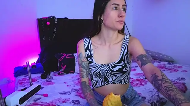 I am kim online show from March 2026 02:18:02 AM