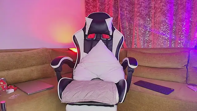 JacoboSwam online show from December 2025 09:36:02 AM