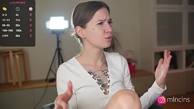 melanielwithu online show from April 2026 03:35:01 PM