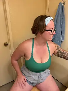 Lizzyloo online show from December 2024 05:22:01 PM