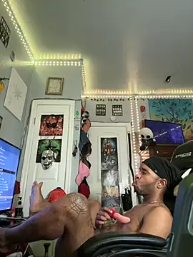 Snapshot of spideyzaddy chatting on September 2025 06:37:01 AM spideyzaddy online show from September 2025 06:37:01 AM