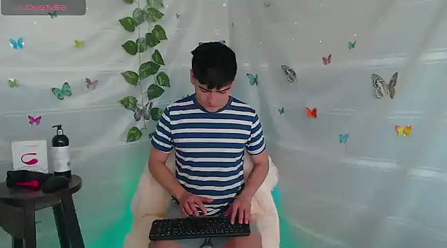 Jhonny horny1 online show from March 2025 01:15:02 PM