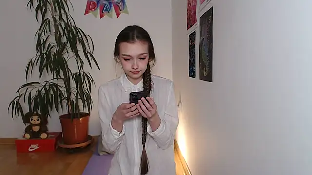 Snapshot of Michelle_Melnss chatting on January 2025 05:32:01 AM Michelle Melnss online show from January 2025 05:32:01 AM