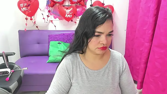 Snapshot of Cloe_35 chatting on February 2025 03:36:02 PM Cloe 35 online show from February 2025 03:36:02 PM