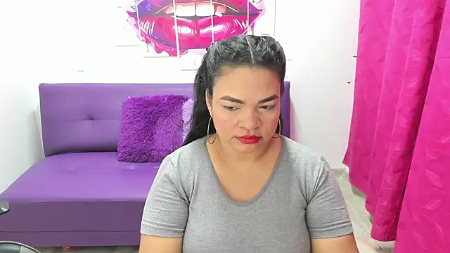Snapshot of Cloe_35 chatting on March 2025 02:01:02 PM Cloe 35 online show from March 2025 02:01:02 PM