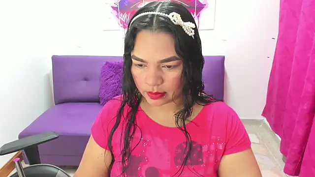 Snapshot of Cloe_35 chatting on March 2025 03:35:01 PM Cloe 35 online show from March 2025 03:35:01 PM