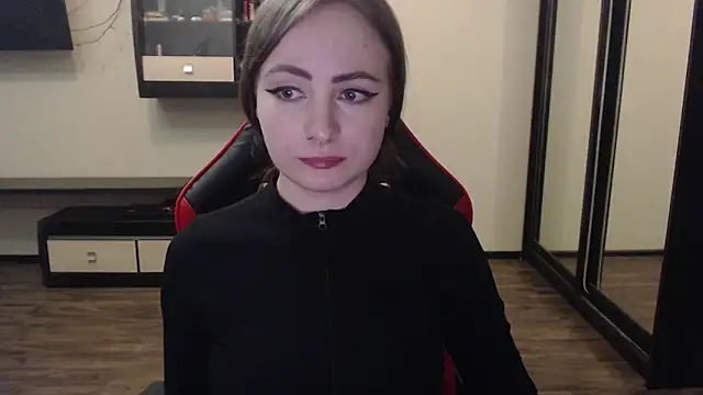 Laralianna online show from March 2025 08:07:02 PM