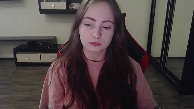 Laralianna online show from March 2025 08:45:01 AM