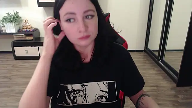 Laralianna online show from September 2025 12:42:02 PM