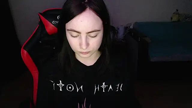 Laralianna online show from February 2026 05:31:01 PM