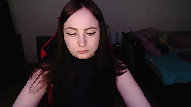 Laralianna online show from April 2026 05:07:01 PM