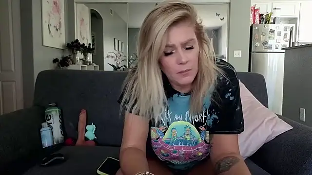 Lexi Shocker online show from September 2025 05:25:01 PM