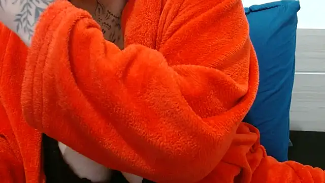 vaholiver online show from November 2025 08:03:01 PM