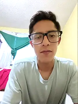 KevinCrz online show from October 2025 12:01:02 AM