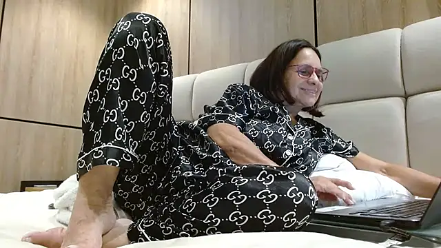 Snapshot of martha_mature chatting on January 2025 03:27:02 AM martha mature online show from January 2025 03:27:02 AM