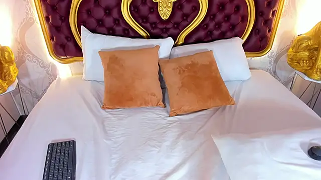 Dulce 26  online show from October 2025 05:03:02 PM