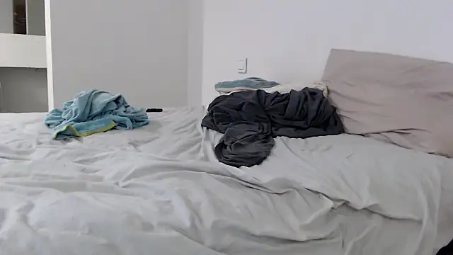 sweeti Em online show from February 2026 07:21:02 PM