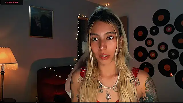 Snapshot of Saucy_Jenn chatting on February 2025 03:35:01 AM Saucy Jenn online show from February 2025 03:35:01 AM