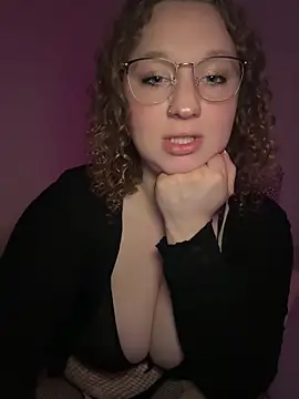 Snapshot of EmmieRae chatting on March 2025 06:03:02 AM EmmieRae online show from March 2025 06:03:02 AM