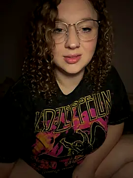 Snapshot of EmmieRae chatting on October 2025 03:26:02 AM EmmieRae online show from October 2025 03:26:02 AM