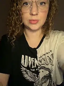 Snapshot of EmmieRae chatting on November 2025 12:26:01 PM EmmieRae online show from November 2025 12:26:01 PM