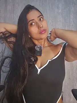 Valentinne z online show from November 2025 03:59:01 PM