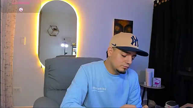 alejandro calderon1 online show from January 2026 05:11:02 AM