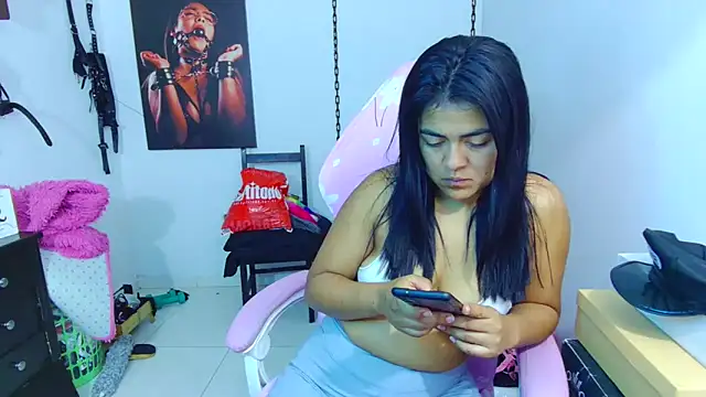 Hannah-grace online show from December 2024 01:00:01 PM