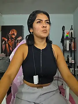 Hannah-grace online show from November 2025 01:21:02 PM