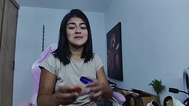 Hannah-grace online show from April 2026 01:37:01 PM