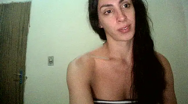 Snapshot of AlexiaDuucan chatting on December 2024 12:34:01 PM AlexiaDuucan online show from December 2024 12:34:01 PM
