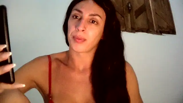Snapshot of AlexiaDuucan chatting on February 2025 01:42:02 PM AlexiaDuucan online show from February 2025 01:42:02 PM