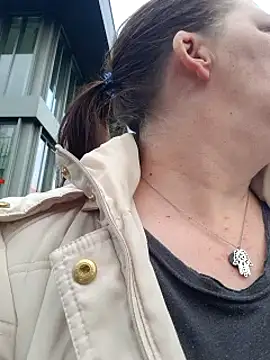 Snapshot of saharaheiss chatting on December 2024 01:53:02 PM saharaheiss online show from December 2024 01:53:02 PM