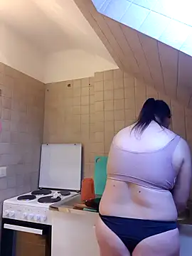 Snapshot of saharaheiss chatting on January 2025 02:51:01 PM saharaheiss online show from January 2025 02:51:01 PM