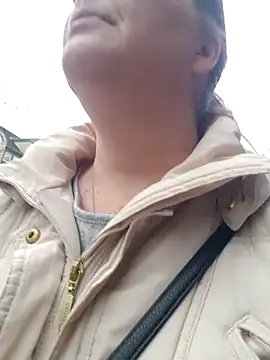 Snapshot of saharaheiss chatting on February 2025 08:33:01 AM saharaheiss online show from February 2025 08:33:01 AM