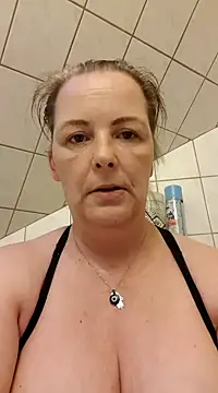 Snapshot of saharaheiss chatting on February 2025 05:04:02 PM saharaheiss online show from February 2025 05:04:02 PM