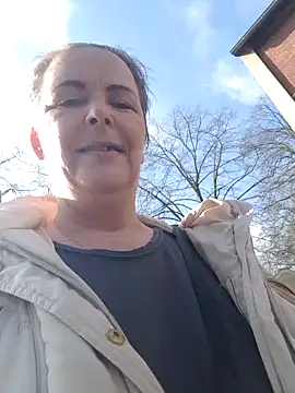 Snapshot of saharaheiss chatting on February 2025 10:47:02 AM saharaheiss online show from February 2025 10:47:02 AM