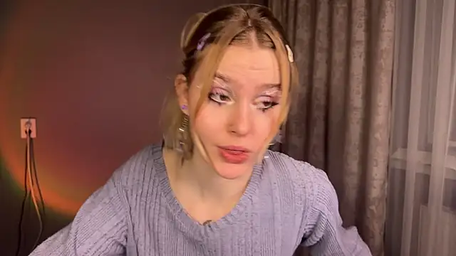 Snapshot of Chanel_Gill chatting on December 2024 08:44:02 PM Chanel Gill online show from December 2024 08:44:02 PM