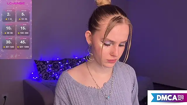 Snapshot of Chanel_Gill chatting on December 2024 11:17:01 PM Chanel Gill online show from December 2024 11:17:01 PM