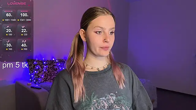 Snapshot of Chanel_Gill chatting on February 2025 08:30:01 PM Chanel Gill online show from February 2025 08:30:01 PM