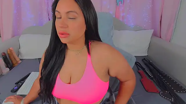 MeghanXO online show from October 2025 01:11:01 PM