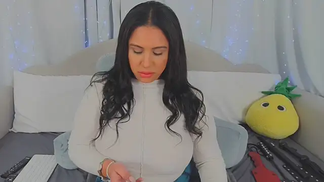 MeghanXO online show from March 2026 12:44:01 PM