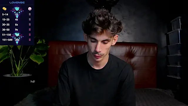 Snapshot of DanielCrush1 chatting on November 2025 02:52:02 PM DanielCrush1 online show from November 2025 02:52:02 PM