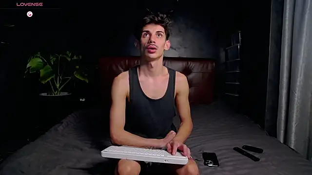 Snapshot of DanielCrush1 chatting on November 2025 10:59:01 AM DanielCrush1 online show from November 2025 10:59:01 AM